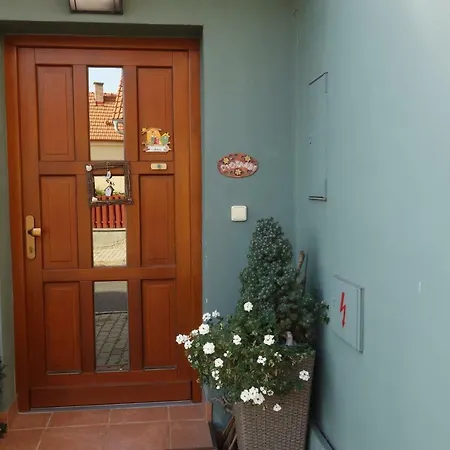 - Vstupni Brana Do Ceskeho Stredohori *